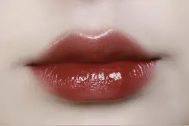 韩系风很重的气质口红，涂上瞬间变温柔，关键黄皮涂也显白淑女图片