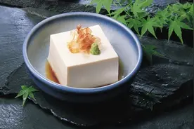 不管炖啥豆腐，牢记这3个诀窍，豆腐不烂入味好吃，很多人不知道图片