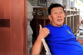 北京胡同土豪大爷27㎡蜗居，红木家具配古董，凡尔赛级的小房子图片