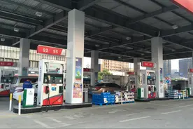加油站总是推销“燃油宝”，它真的有用吗？内行人告诉你图片