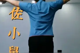 田静弟弟和妹妹表演节目，妹妹协助哥哥求婚成功，网友：同心同德图片