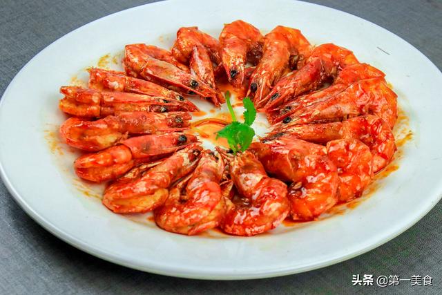 油闷大虾的正宗做法（厨师长教你油焖大虾的正宗做法）