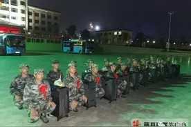 不负家乡父老嘱托争做新时代军人——藤县300多名新兵踏上军旅之路图片