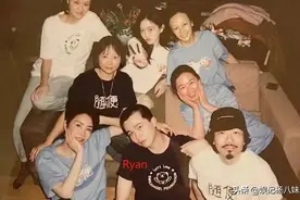 和小鲜肉多次同行，深夜喝酒头靠头，王菲和赵薇的感情生活是个谜图片