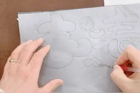 元宵怎能没有灯？快来亲手做一盏宝山非遗高境布艺彩灯吧！图片