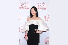 张嘉倪的机场穿搭太有风格了，尽显时尚潮人范图片