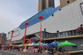 湖北鄂州新开一家超市 单日收入搞了百万图片