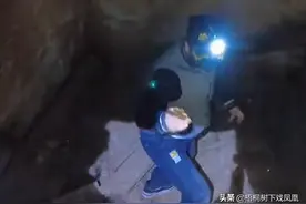 2017年几个山东人到内蒙古盗墓，租用一台挖掘机，称是“挖沙子”图片