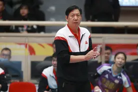 九冠王女排主教练王宝泉，正式成为天津女排新主帅，已复工返训图片