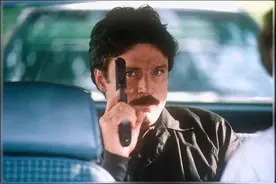 “记者为爱嫁蜂农，却惨遭家暴”：她的悲惨人生，是她自己选的图片