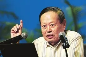 被误解、被侮辱、被骂“滚出中国”的杨振宁，是时代最大的悲哀图片