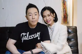 摇滚音乐教父黄贯中，家庭事业双丰收，他是如何一步步走到今天的图片