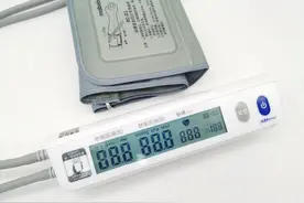 华为鸿蒙生态成员脉搏波血压计，就要大屏易操作图片