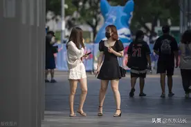 女朋友平时出门就喜欢穿露小半个屁股的短裤是什么心理？图片