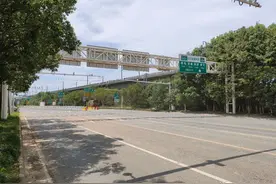 同一高速行车收费不同 车主质疑：看不懂图片