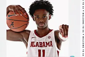 马刺12顺位选了一个场均8分的小孩，关键又是一个后卫图片