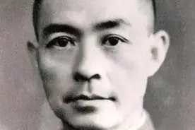 为什么说二战中中国战场牺牲的最高将领是张自忠，而不是左权？图片