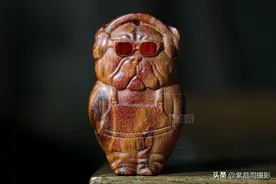 这个木头做的地摊货一出，谁与争锋？还能招财图片
