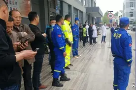 丰县欢口蓝天救援队到欢口医院讲解消防知识图片