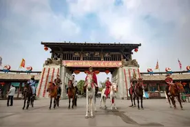 东平水浒影视城大型实景马战演艺《三打祝家庄》十·一震撼上演图片