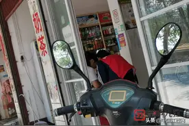 九江柴桑二中附近商铺为学生代购手机 家长气愤不已图片