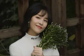 杨雪儿最新春日大片  自在随性尽显迷人气质图片