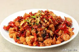 香辣鸡块怎么做才好吃，原来选用辣椒有讲究，厨师长详细讲解做法图片