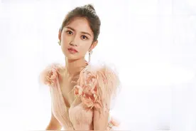MITHRIDATE SS21嘉年华系列礼服流光溢彩一见倾心图片