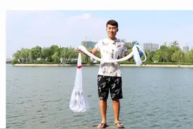 别再傻傻守岸钓鱼了！高科技捕鱼器问世，让你横扫钓场，钓爆鱼护图片