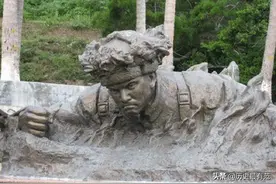 邱少云：烈火焚烧30分钟一动不动，有人认为不该评功？彭老总怒了图片