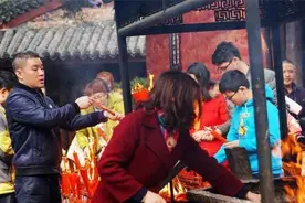 去寺庙烧香拜佛，有四大禁忌要注意，不清楚可以了解下图片