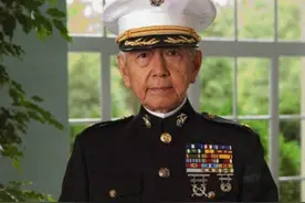 一美国兵被我军包围，大喊：别开枪我是中国人，然后果断扔手榴弹图片
