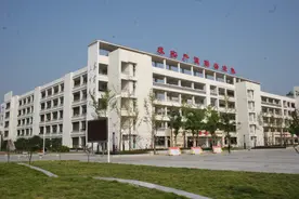 湖北江汉地区两所好高中，天门中学、仙桃中学，2020高考喜报公布图片