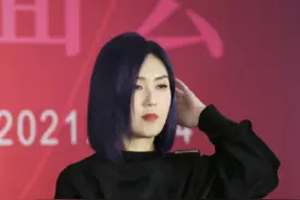 47岁杨千嬅发福明显！生图被拍腰围粗一圈，双腿壮实颠覆女神形象图片