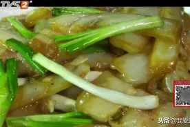 教你做一道传统农家菜，黄芽白炒五花肉，原来白菜才是主角！