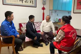 区政府主要领导同志到区内养老院、御河湾社区走访慰问图片