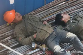 大量农民工离开工地！他们不想再在工地工作了图片