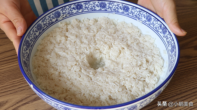 酒酿最详细的做法，又香又甜，简单零失败，冬天喝一碗身体暖暖的