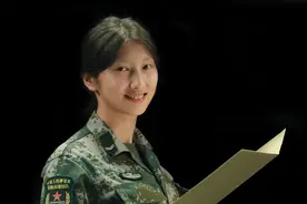 军中玫瑰，在退伍季傲然绽放图片