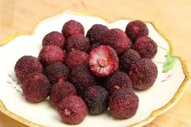 清洗杨梅，只用盐水洗等于吃虫卵，老果农教你一招，虫子乖乖溜走图片