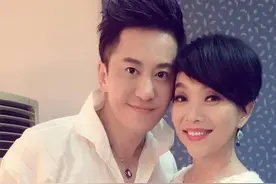 51岁毛宁近况曝光，与陈明相约喝下午茶，全程热聊不断超惬意图片