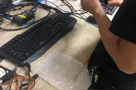 客户到店组装电脑，三个组装要求难不倒我，最后爽快的成交了！图片
