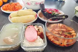 听说食物不能二次加热，容易中毒？上班族如何解决带饭难题？图片