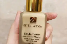 雅诗兰黛DW粉底液，用了卡粉脱妆？可能是方法不对，照着学就对了图片