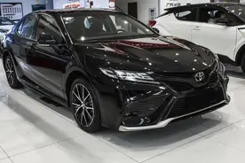 让人惊喜的“好车”凯美瑞，油耗6L，满油可跑800公里以上图片