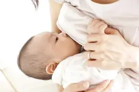宝妈母乳不足，宝宝吃不饱长得慢，如何是好？混合喂养考虑一下图片