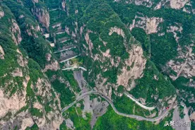 航拍河南云台山奇迹公路 层恋叠嶂盘旋在太行山巅 自驾天堂图片