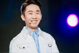 其貌不扬却被星爷看中，被谢娜力捧，综艺咖杨迪的不幸与幸图片