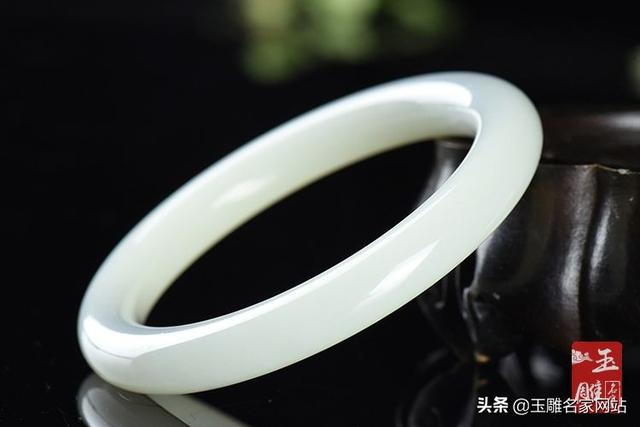 玉镯怎么鉴别真假？鉴别玉镯真假的简单方法