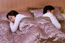 男人偷吃过后，回到家，会开始有这些反常举动图片